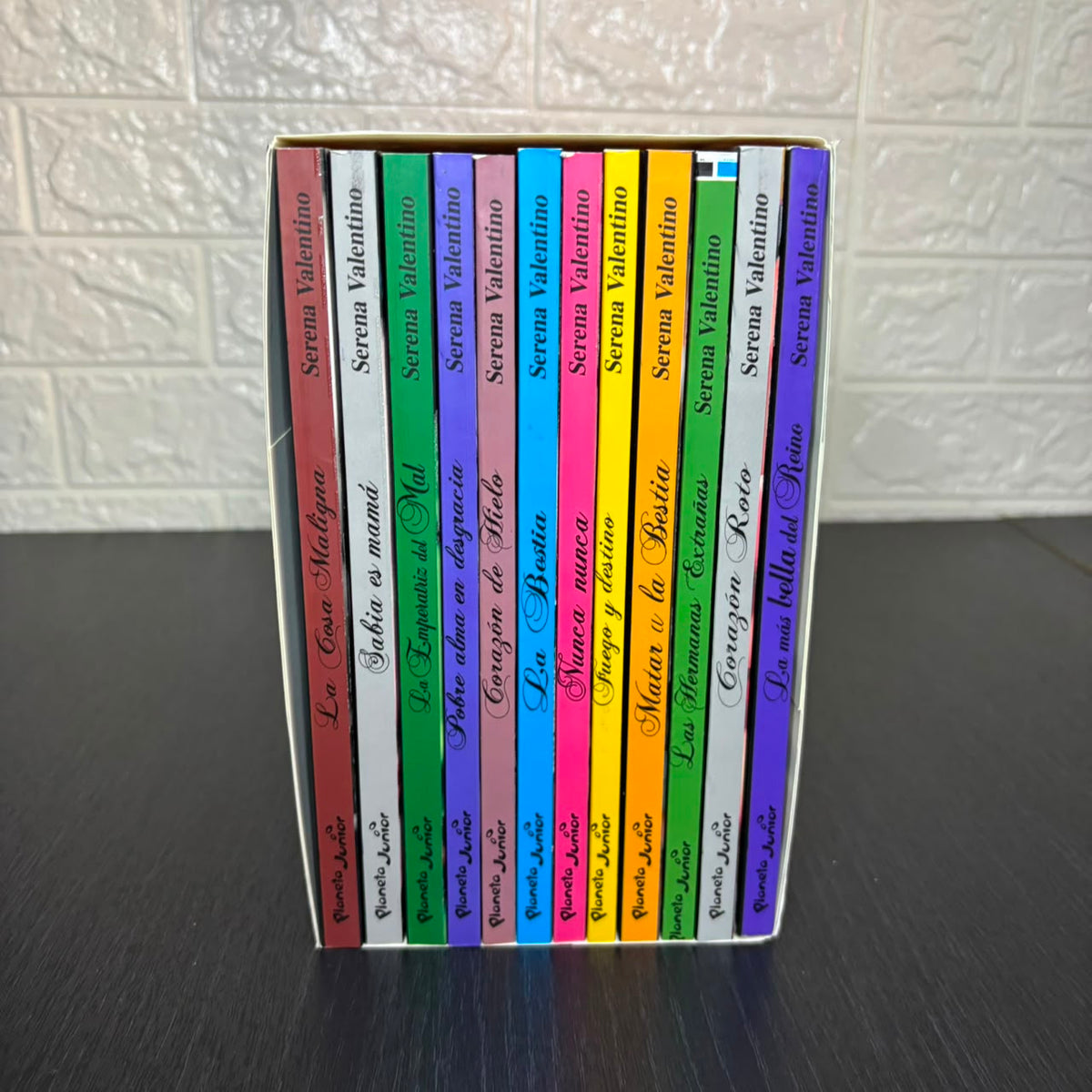 Colección Villanos Disney - 12 Libros Tapa Blanda (Serena Valentino)
